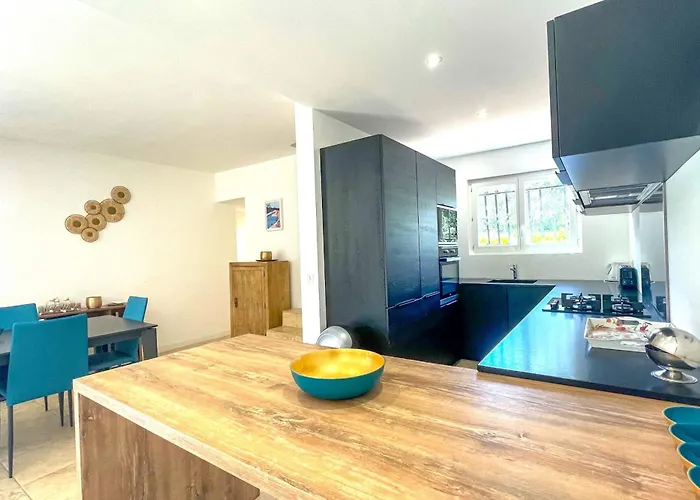 فيلة Amaredda Di Arasu