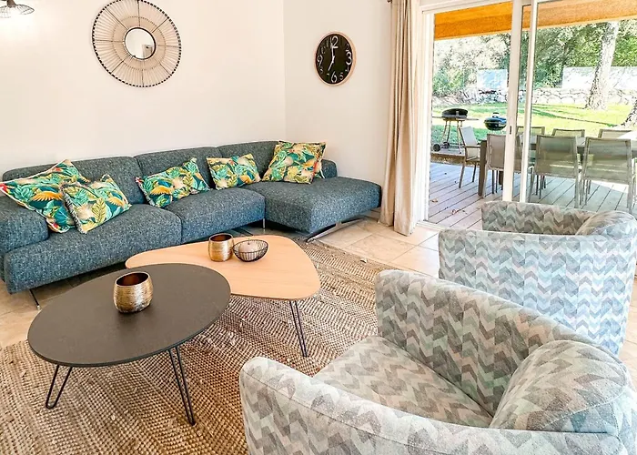 فيلة Amaredda Di Arasu